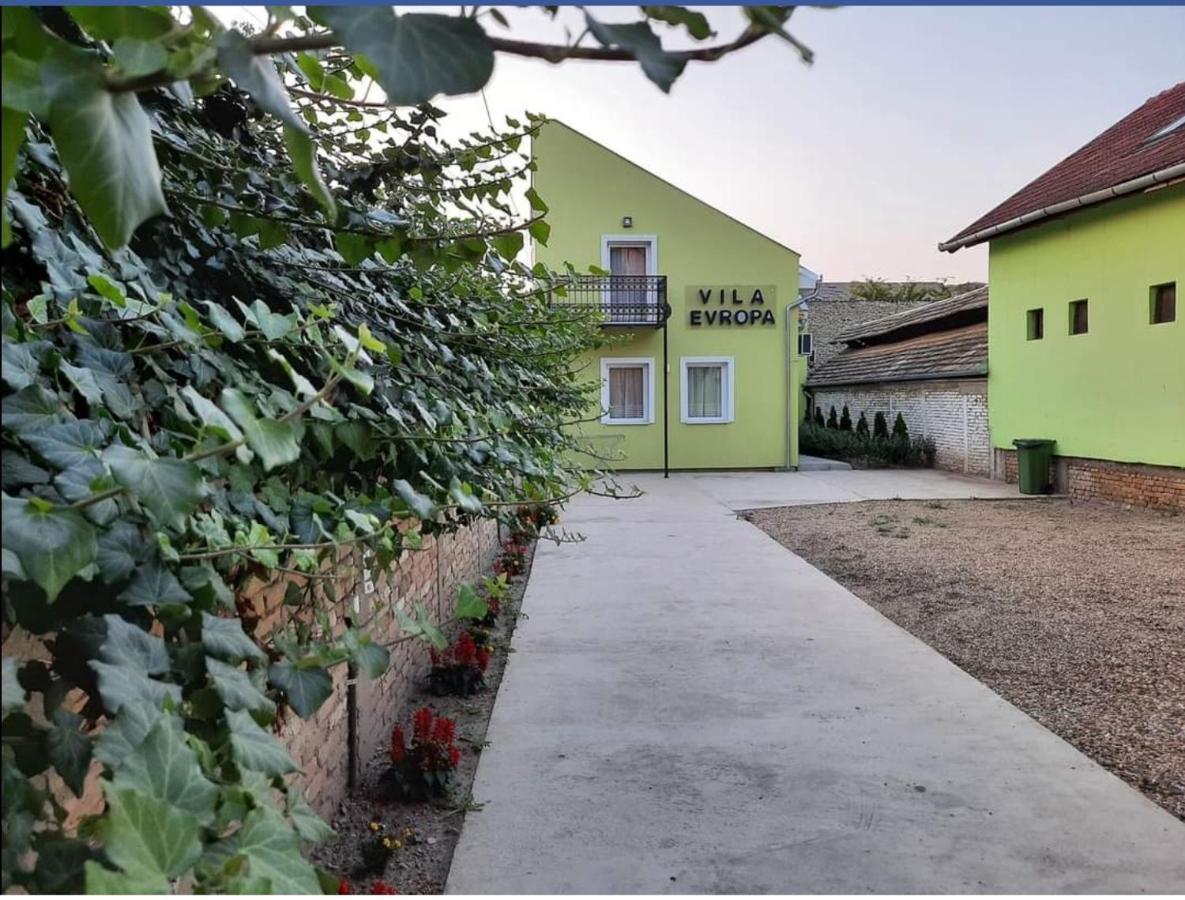 Vila Evropa Apartment Sombor Bagian luar foto
